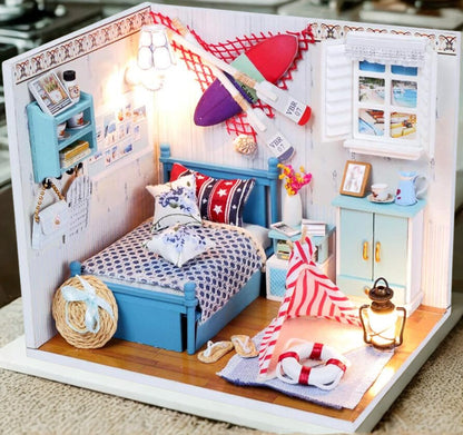 Brandon's Room M010 Dollhouse Room